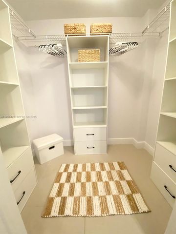 244 Biscayne Blvd 1605, Miami, FL 33132