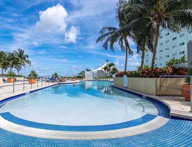 244 Biscayne Blvd 1605, Miami, FL 33132