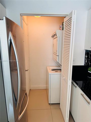 244 Biscayne Blvd 1605, Miami, FL 33132