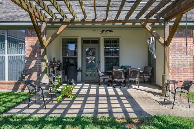 102 Beau Bridge Circle, Bossier City, LA 71112