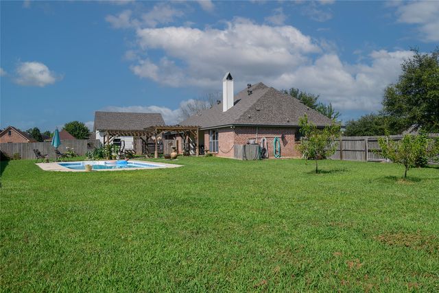 102 Beau Bridge Circle, Bossier City, LA 71112