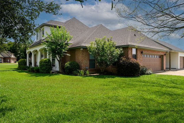 102 Beau Bridge Circle, Bossier City, LA 71112