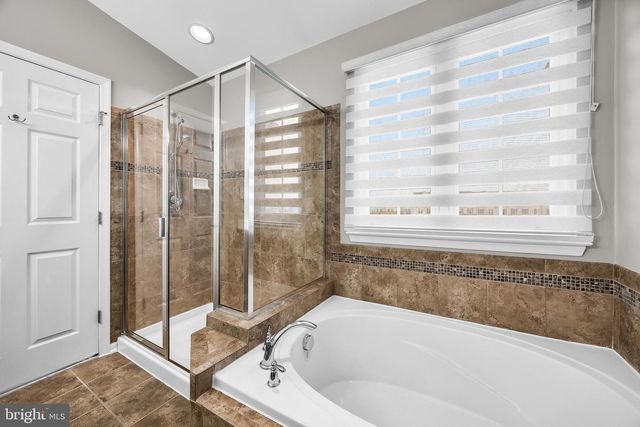 129 HELEN DR, Cinnaminson, NJ 08077