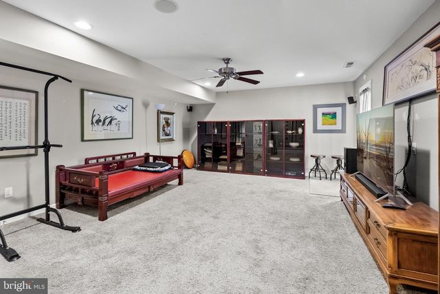 129 HELEN DR, Cinnaminson, NJ 08077