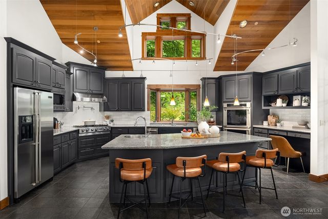 16700 Saybrook Drive NE, Woodinville, WA 98077