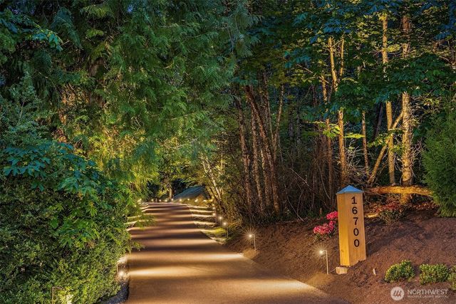 16700 Saybrook Drive NE, Woodinville, WA 98077