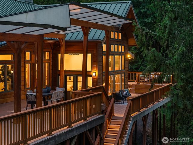 16700 Saybrook Drive NE, Woodinville, WA 98077
