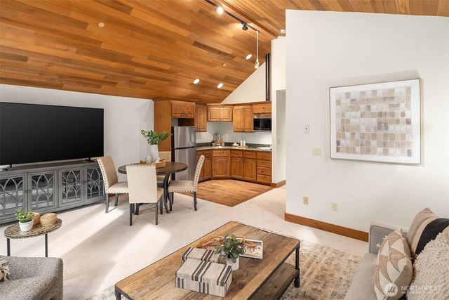 16700 Saybrook Drive NE, Woodinville, WA 98077