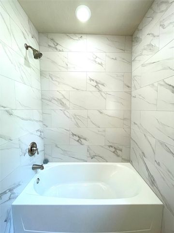 230 E New York Street, Brazoria, TX 77422