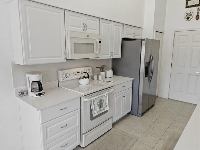 11131 HOLLANDER AVENUE, Hudson, FL 34667