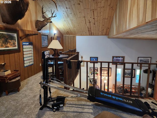 795 E St, Riddle, OR 97469