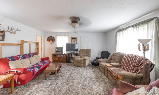 16761 State Route B, St James, MO 65559