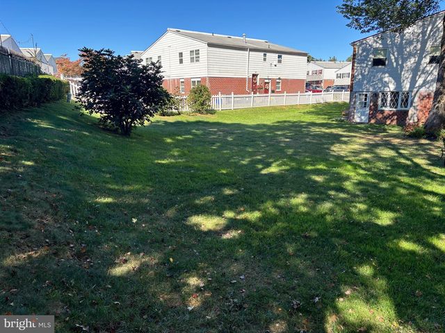550 ARNOLD ST, Philadelphia, PA 19111