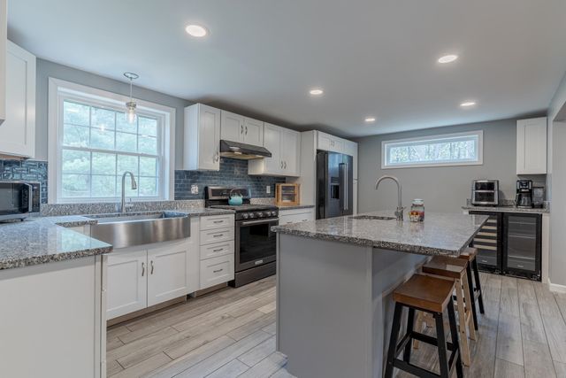 71 Keay Road, Berwick, ME 03901