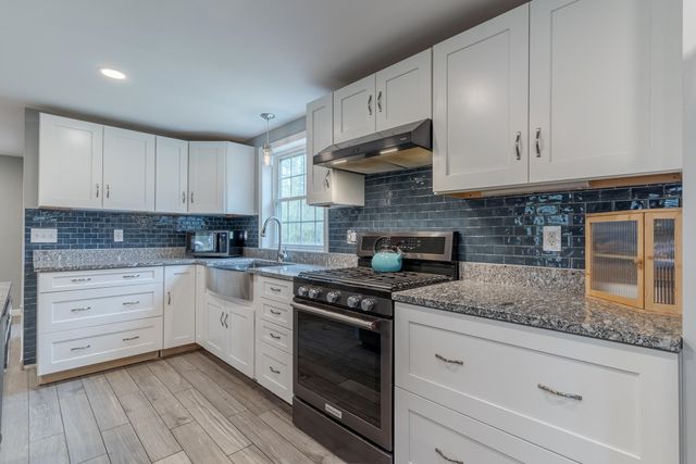 71 Keay Road, Berwick, ME 03901