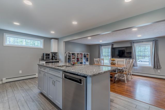 71 Keay Road, Berwick, ME 03901