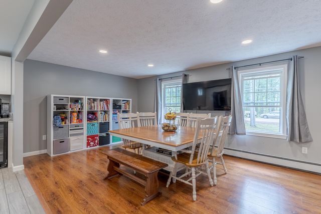 71 Keay Road, Berwick, ME 03901