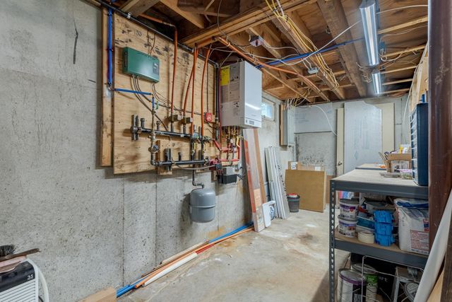 71 Keay Road, Berwick, ME 03901