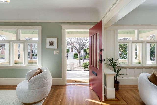 5466 Shafter Ave, Oakland, CA 94618