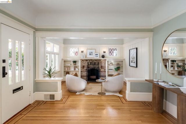 5466 Shafter Ave, Oakland, CA 94618