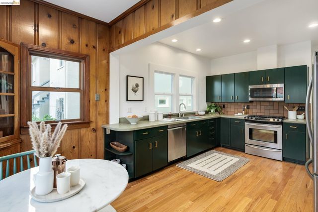 5466 Shafter Ave, Oakland, CA 94618