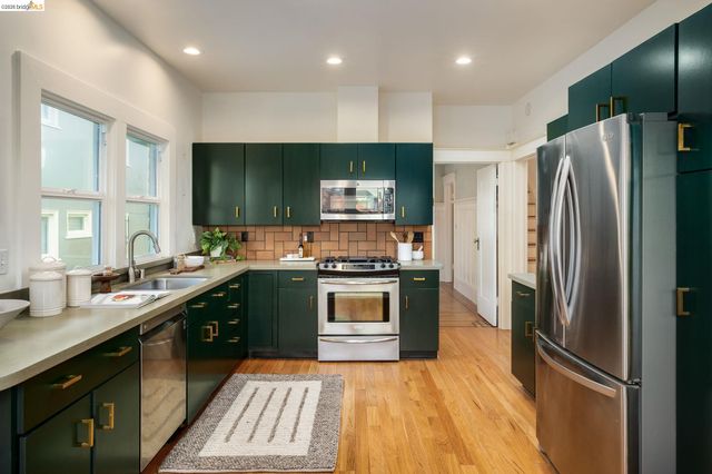 5466 Shafter Ave, Oakland, CA 94618