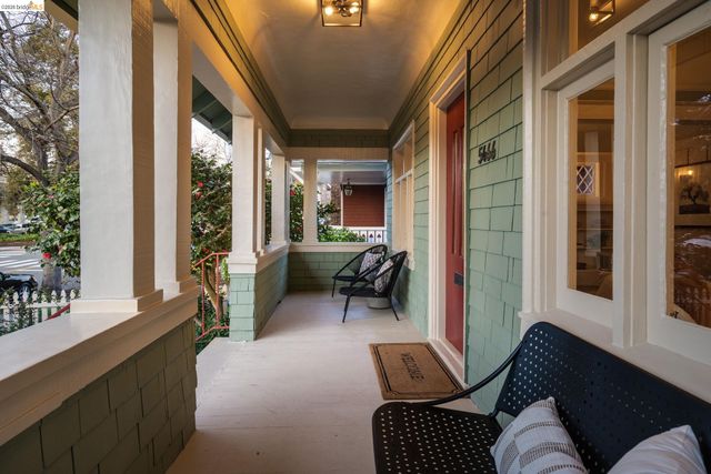 5466 Shafter Ave, Oakland, CA 94618