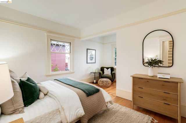 5466 Shafter Ave, Oakland, CA 94618