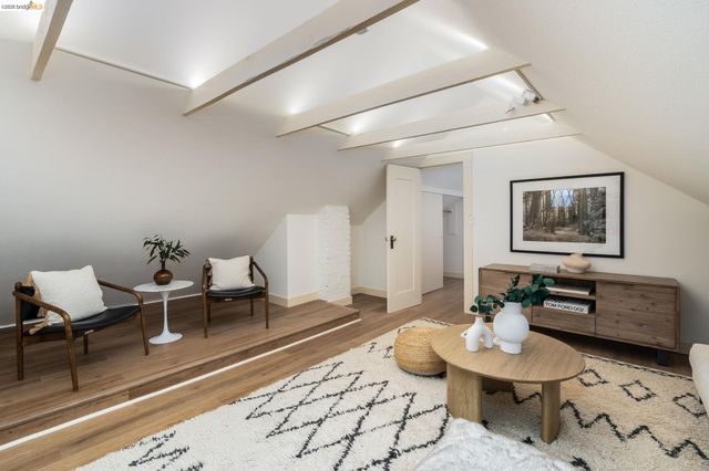 5466 Shafter Ave, Oakland, CA 94618