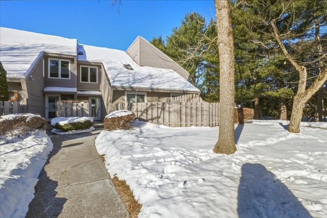 102 South Beach Road, South Burlington, VT 05403