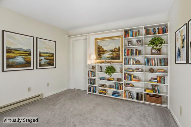 102 South Beach Road, South Burlington, VT 05403