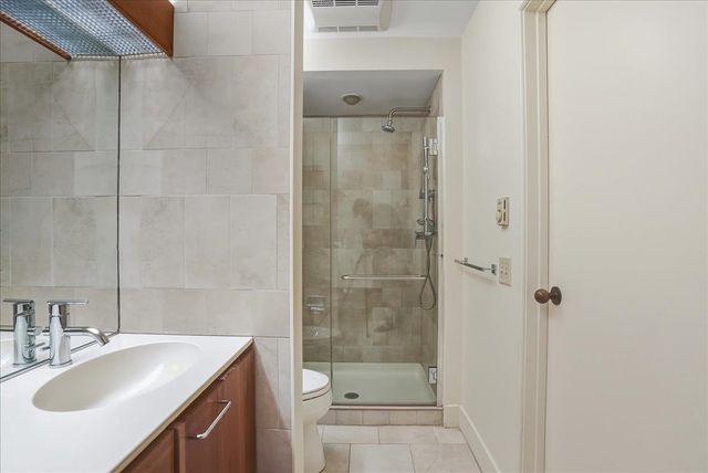 102 South Beach Road, South Burlington, VT 05403