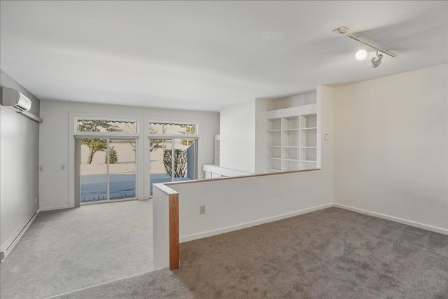 102 South Beach Road, South Burlington, VT 05403