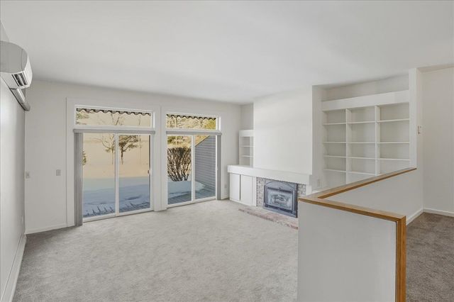 102 South Beach Road, South Burlington, VT 05403