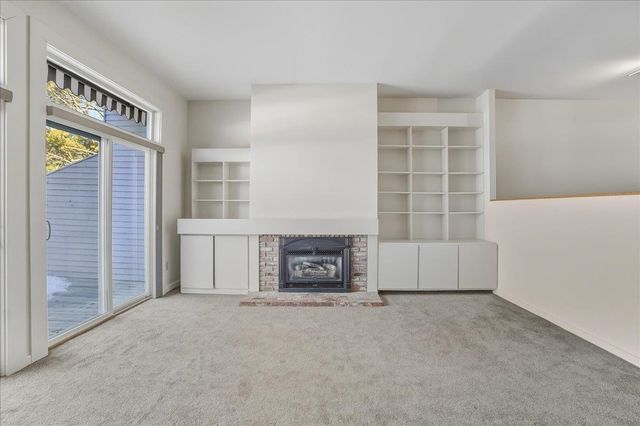 102 South Beach Road, South Burlington, VT 05403