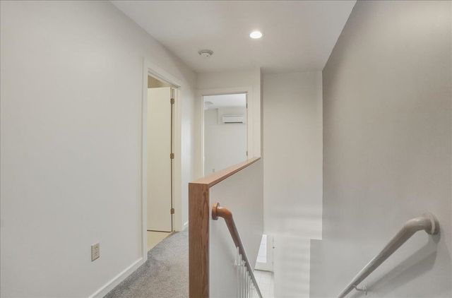 102 South Beach Road, South Burlington, VT 05403