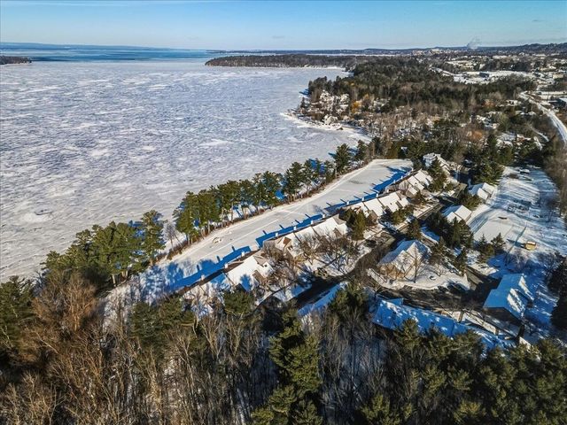 102 South Beach Road, South Burlington, VT 05403