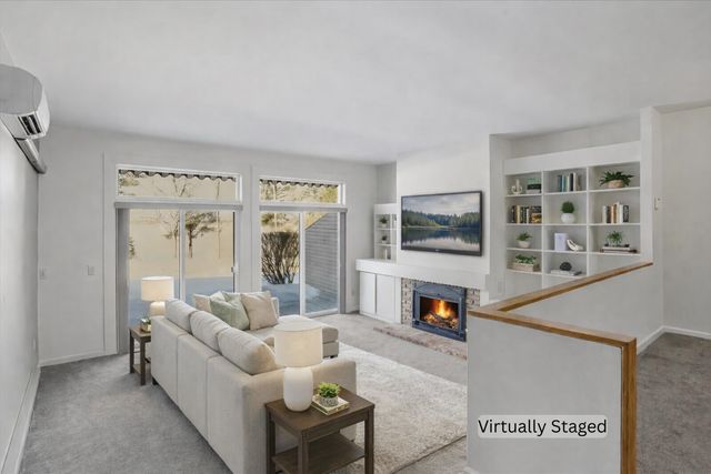 102 South Beach Road, South Burlington, VT 05403