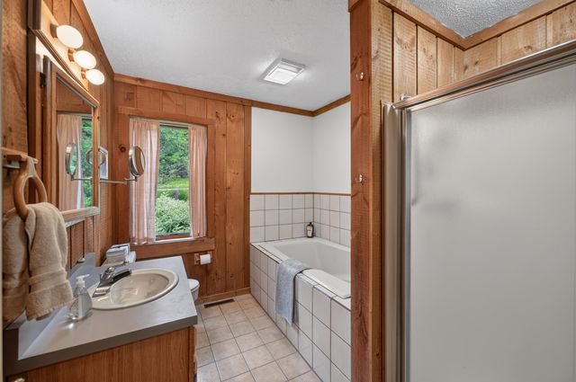 7 Tapping Tree Lane, Dover, VT 05356