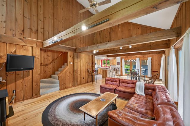 7 Tapping Tree Lane, Dover, VT 05356