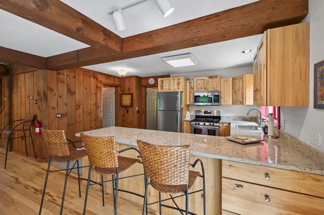 7 Tapping Tree Lane, Dover, VT 05356