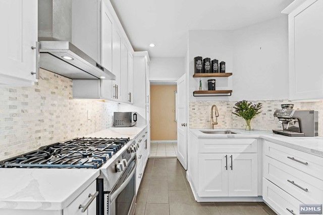 91 Summit Cross, Rutherford, NJ 07070