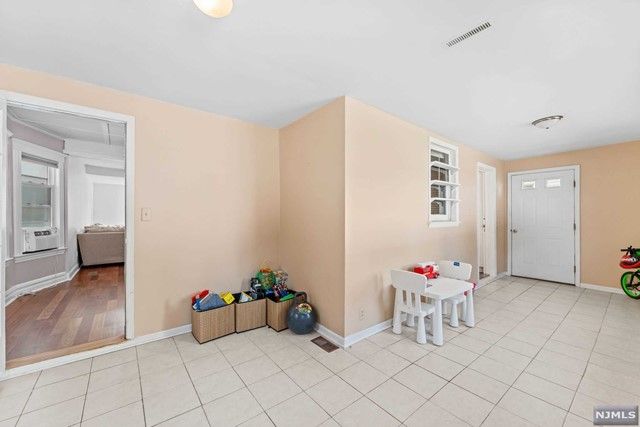 91 Summit Cross, Rutherford, NJ 07070
