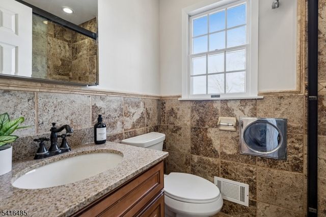 28 Elmwood Rd, Springfield Twp., NJ 07081