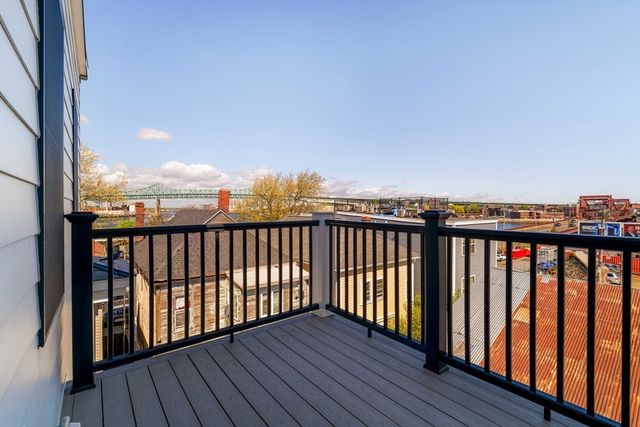 30-32 Condor St 5, Boston, MA 02128