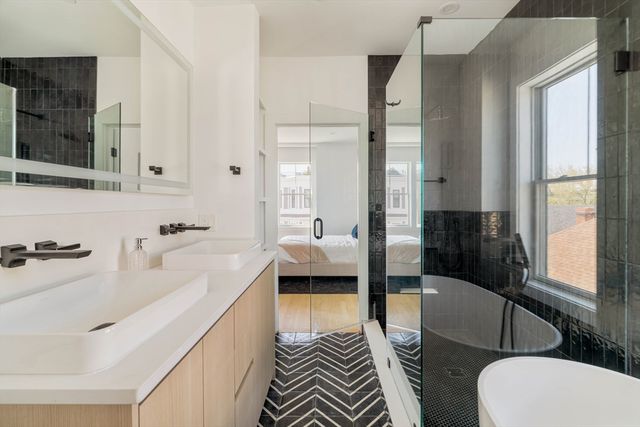 30-32 Condor St 5, Boston, MA 02128