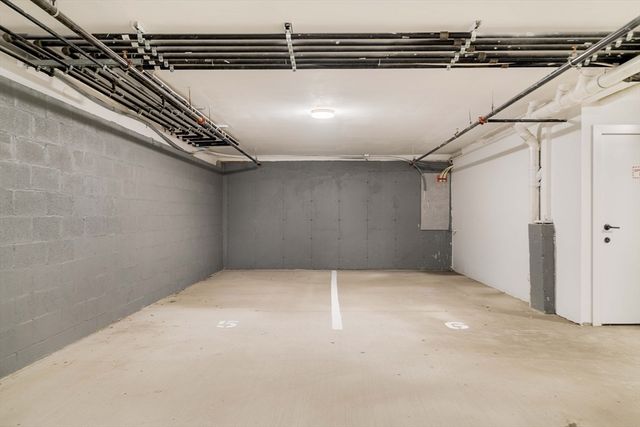 30-32 Condor St 5, Boston, MA 02128