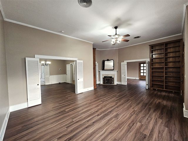 511 E Farrar Street, Groesbeck, TX 76642