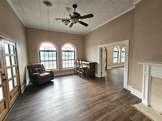 511 E Farrar Street, Groesbeck, TX 76642