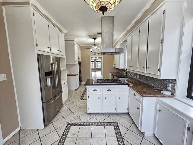 511 E Farrar Street, Groesbeck, TX 76642